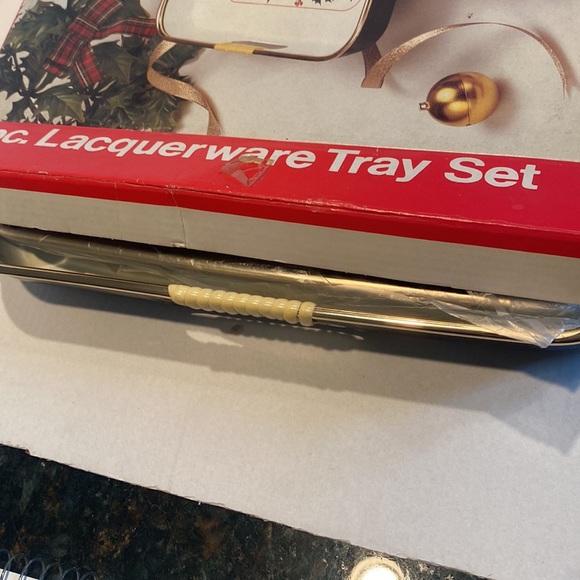 Vintage and NIB 3-piece Lacquerware Tray Set - Picture 2 of 6